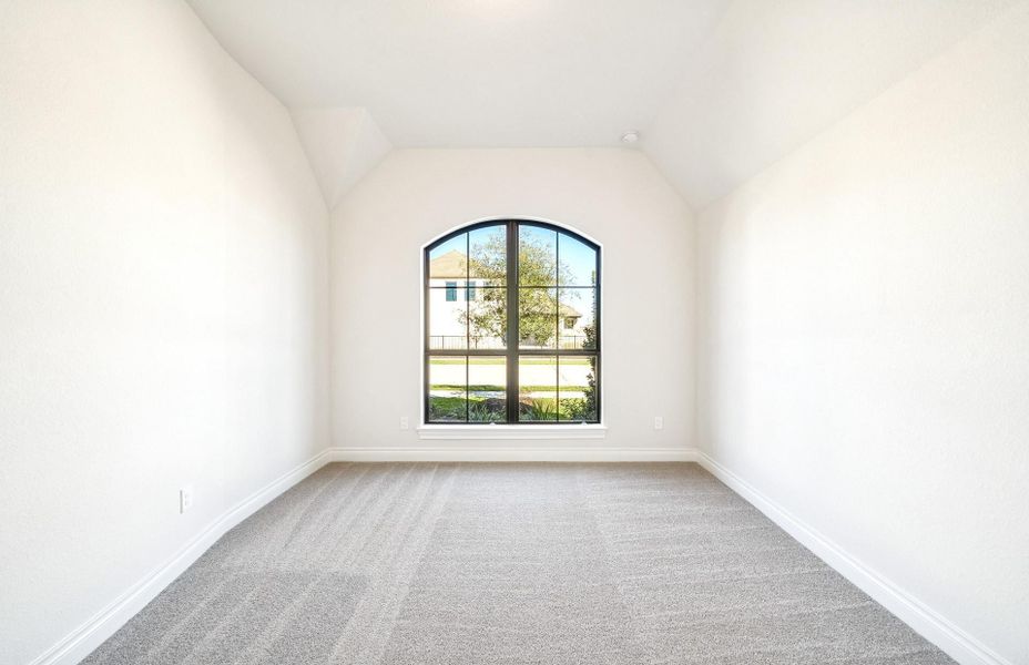 Spacious, unfurnished interior of a new home in Bridgeland 60′, Cypress (Image 22).