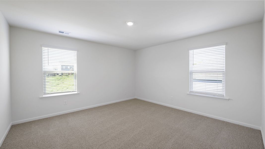 Spacious, unfurnished interior of a new home in Fieldcrest Acres, Blountville (Image 48).
