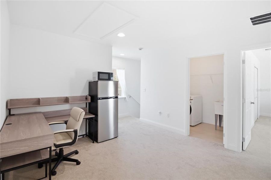 Furnished interior view inside a new home in Blue Diamond , Orlando (Image 43).