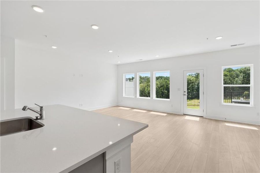 Spacious, unfurnished interior of a new home in Grandview Terrace, Canton (Image 14).