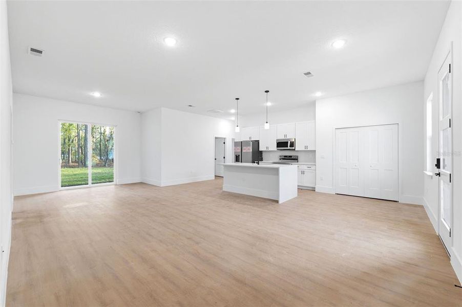 Spacious, unfurnished interior of a new home in , Dunnellon (Image 26). Spacious, unfurnished interior of a new home in , Dunnellon (Image 26).