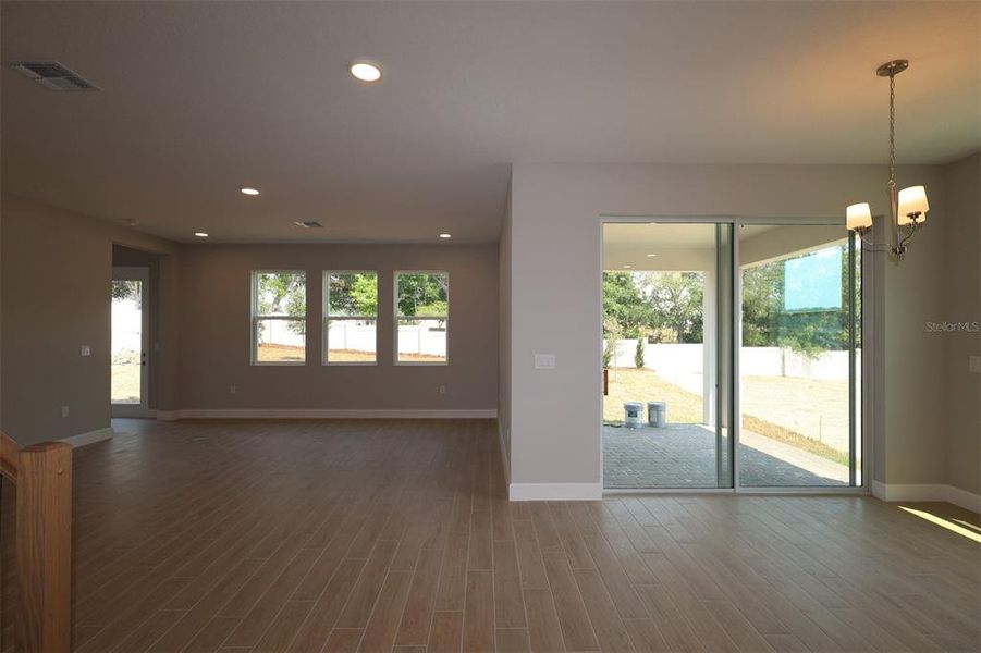 Spacious, unfurnished interior of a new home in Wolf Lake Ranch, Apopka (Image 7).