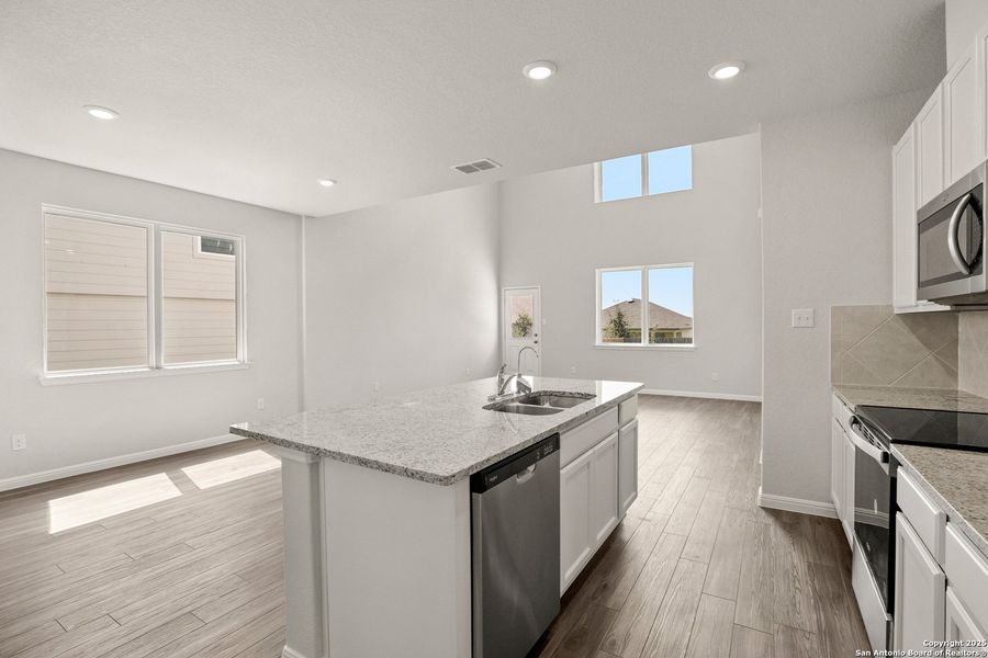 Furnished interior view inside a new home in Cinco Lakes, San Antonio (Image 9). Furnished interior view inside a new home in Cinco Lakes, San Antonio (Image 9).