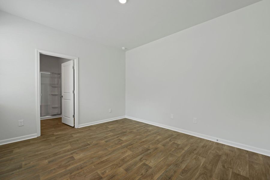 Spacious, unfurnished interior of a new home in The Oaks at Center Station, Hollywood (Image 20).