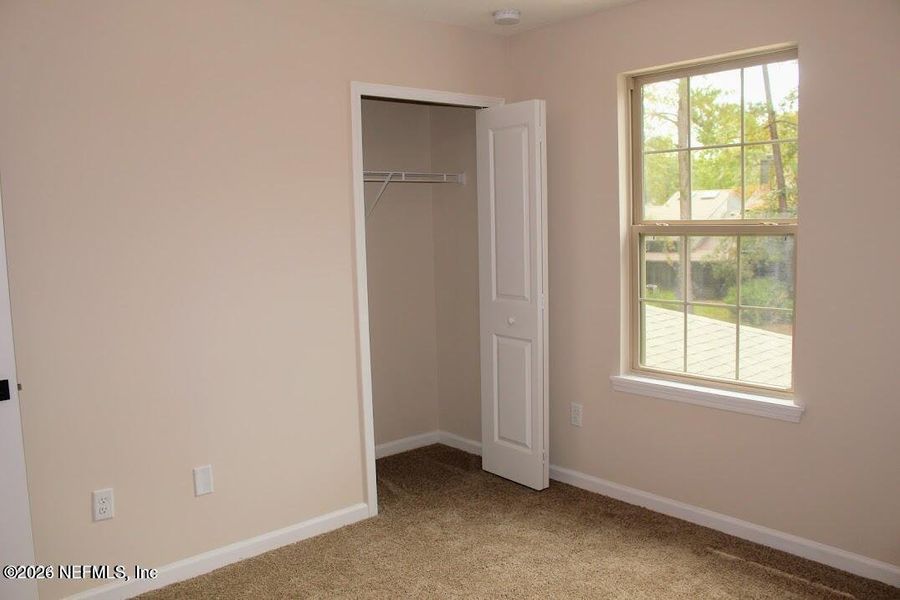 Spacious, unfurnished interior of a new home in , Middleburg (Image 17).