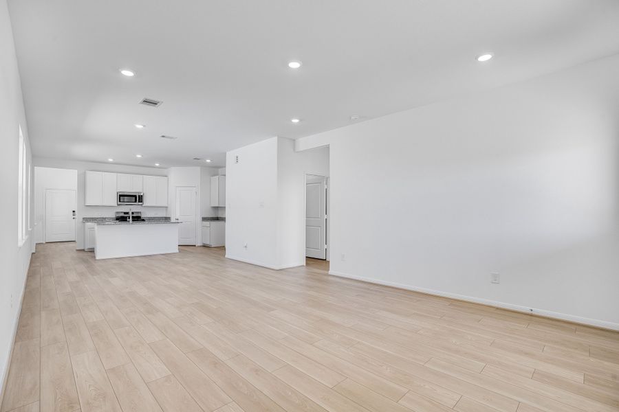 Representative unfurnished interior of a home built from the Paisley by Taylor Morrison in Hockley Meadows, Hockley (Image 13).