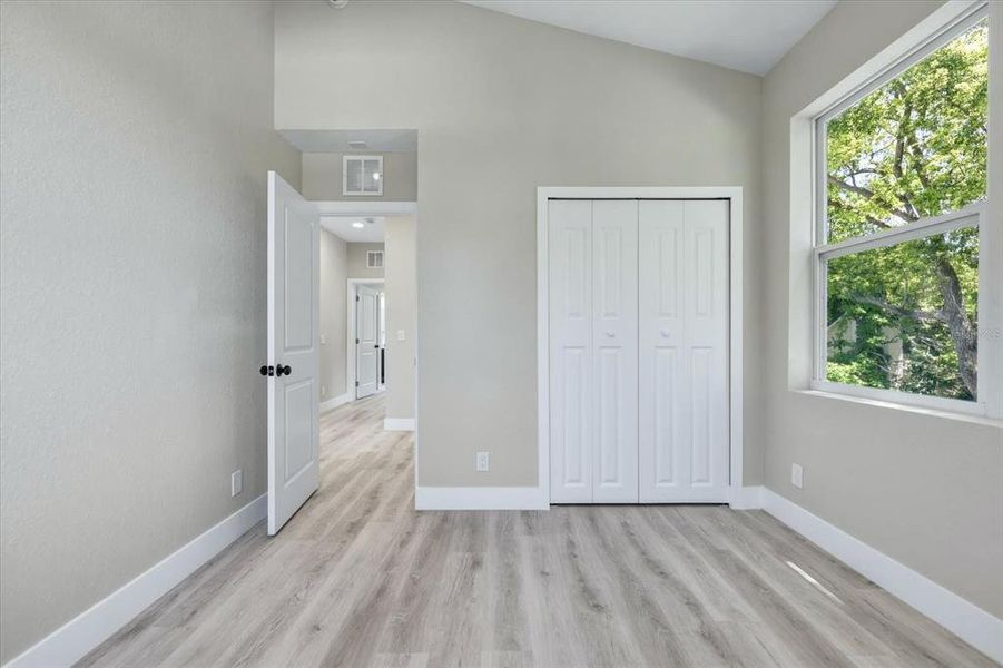 Spacious, unfurnished interior of a new home in , St. Petersburg (Image 35).