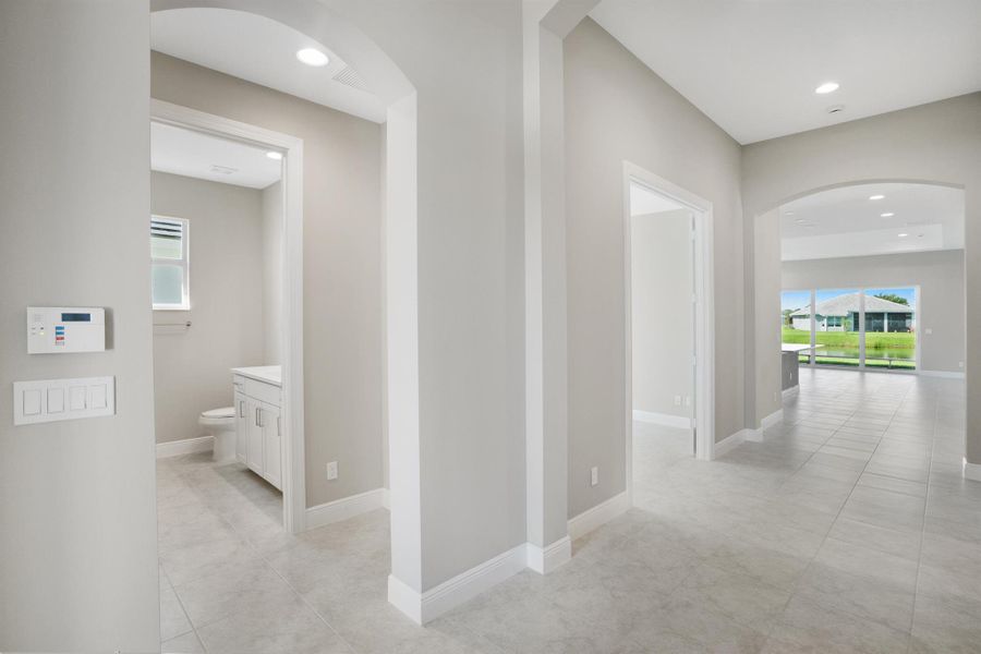 Spacious, unfurnished interior of a new home in Lake Park at Tradition, Port St. Lucie (Image 29).