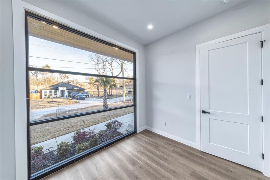 Spacious, unfurnished interior of a new home in , Dallas (Image 26).