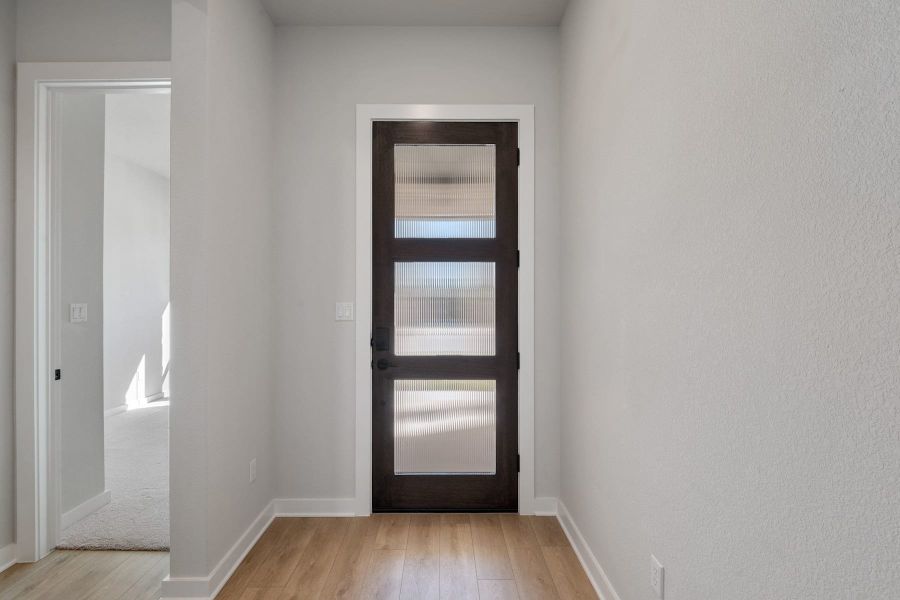 Spacious, unfurnished interior of a new home in Heritage, Dripping Springs (Image 15).