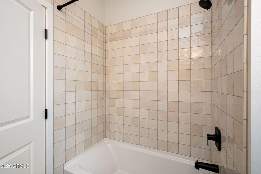 29-web-or-mls-20122-w-hazelwood-st