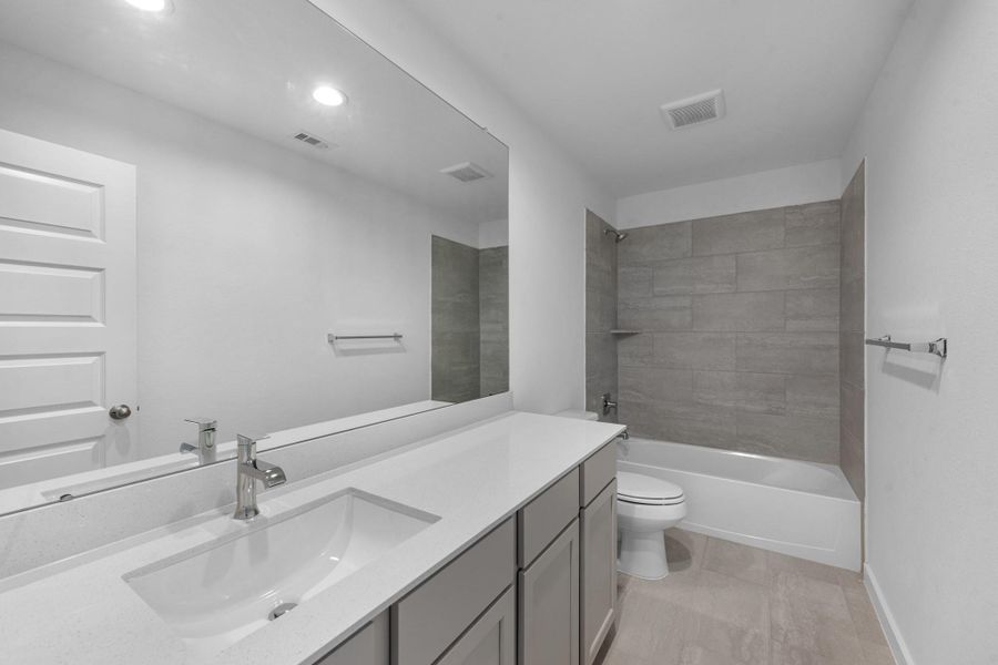 Furnished interior view inside a new home in Beacon Hill, Waller (Image 9).