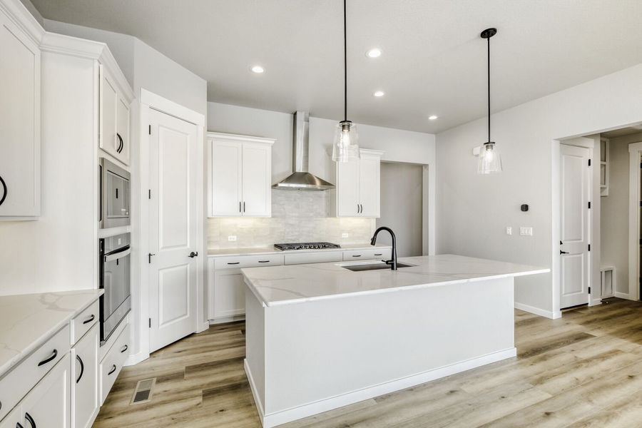 8423 David - Kitchen