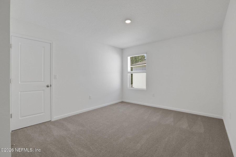 Spacious, unfurnished interior of a new home in Amberly, Green Cove Springs (Image 32).