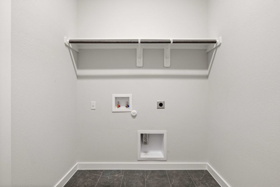 Spacious, unfurnished interior of a new home in Wolf Ranch, Georgetown (Image 47).