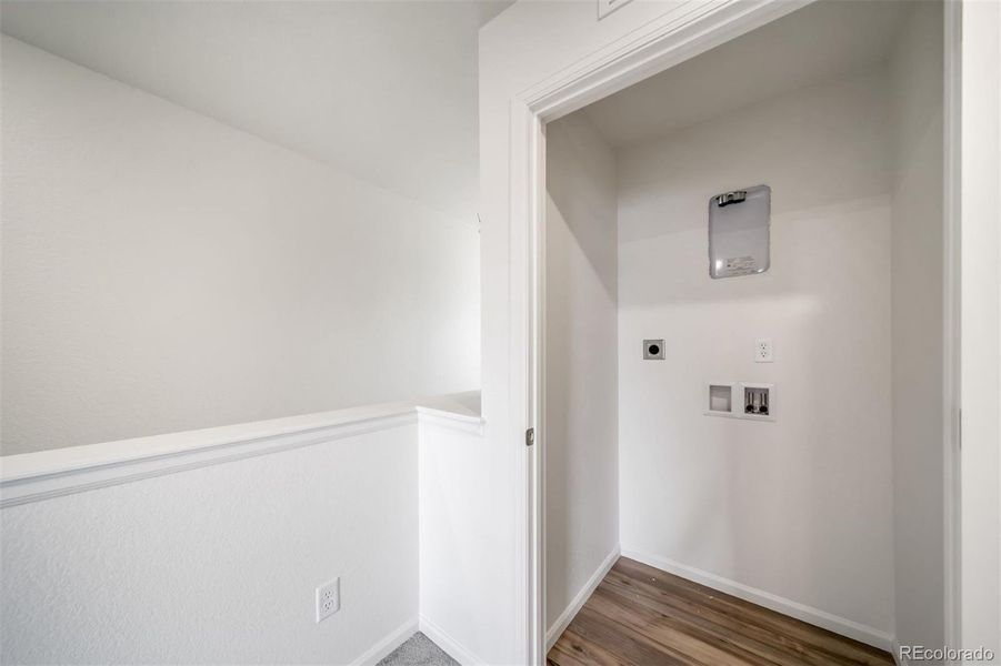 Spacious, unfurnished interior of a new home in , Aurora (Image 18).