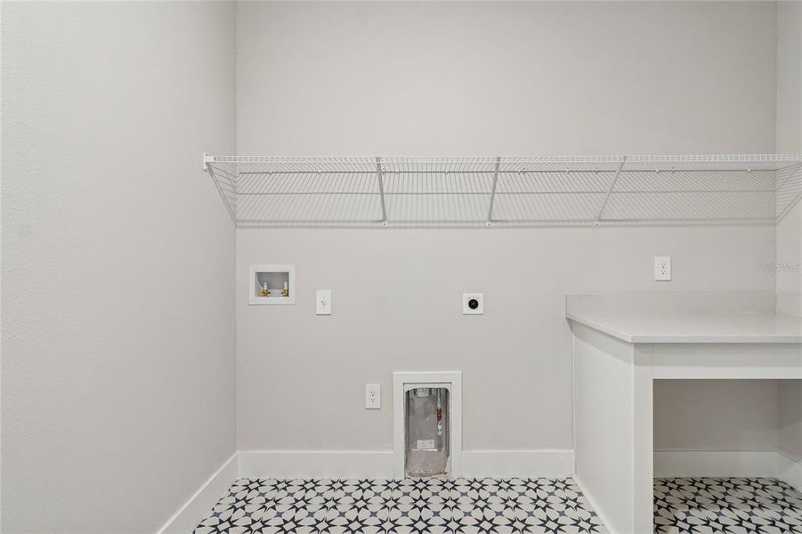 Spacious, unfurnished interior of a new home in Gracewater at Sarasota, Sarasota (Image 17).