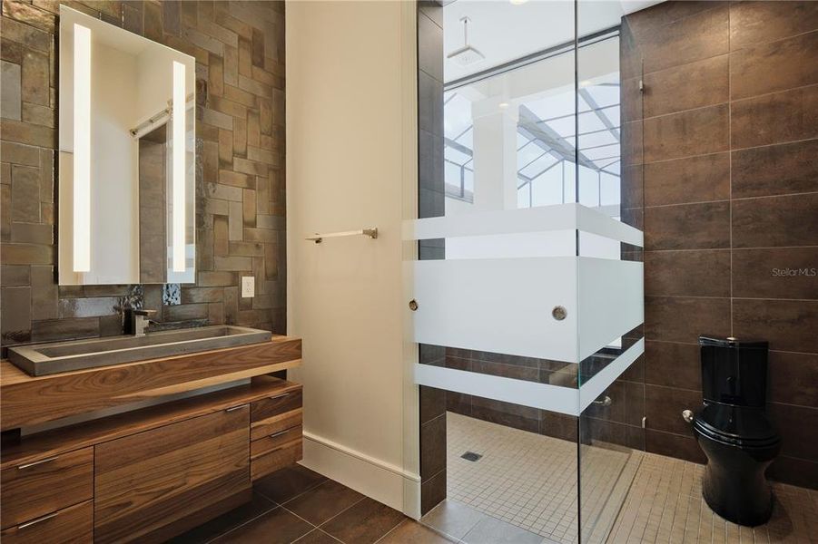 Furnished interior view inside a new home in , Bradenton (Image 14).