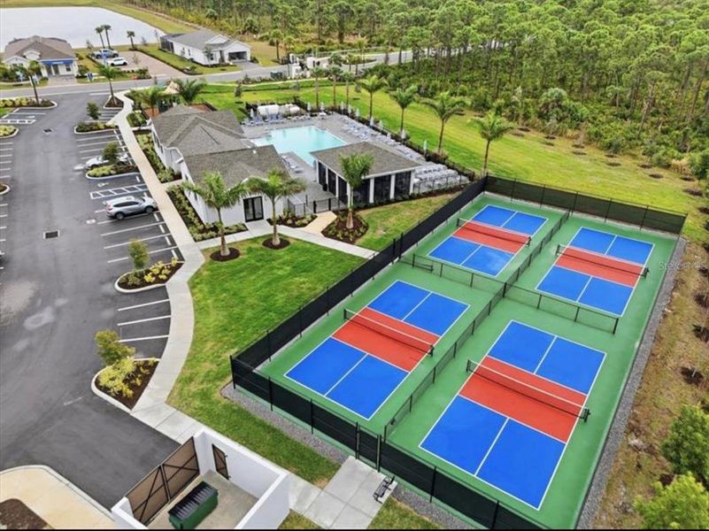 Community amenities in , Englewood (Image 6).