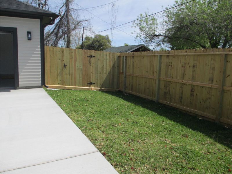 Exterior details and patio area of a home in , Baytown (Image 25).