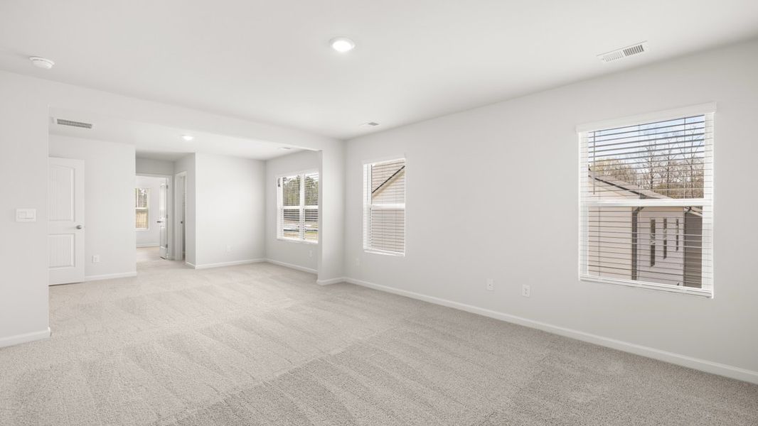 Spacious, unfurnished interior of a new home in South Wind, Union City (Image 26).