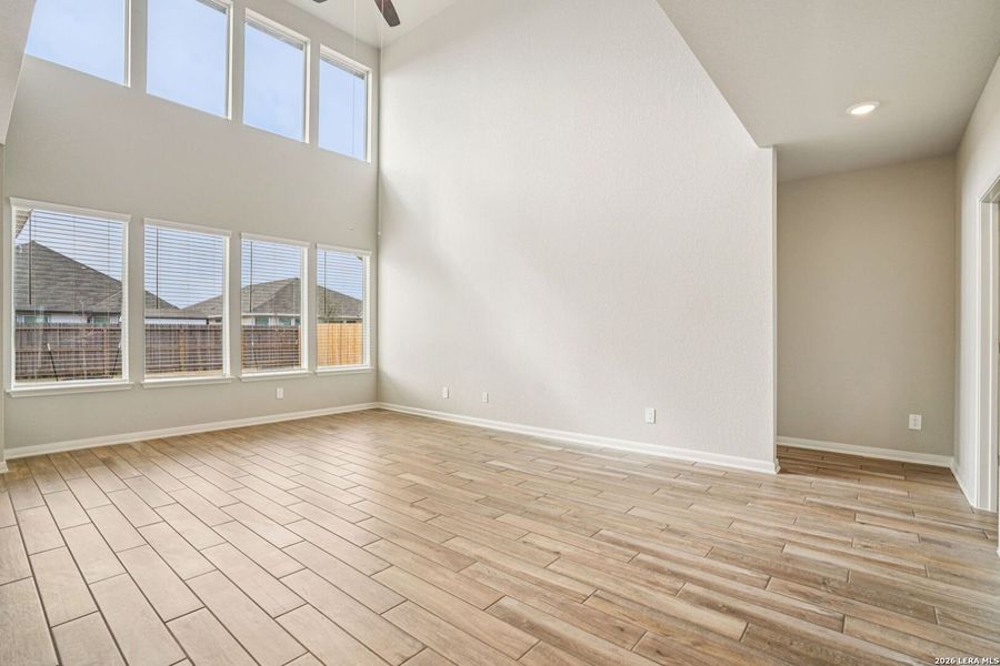 Spacious, unfurnished interior of a new home in Estancia Ranch - Classic Series, San Antonio (Image 31).