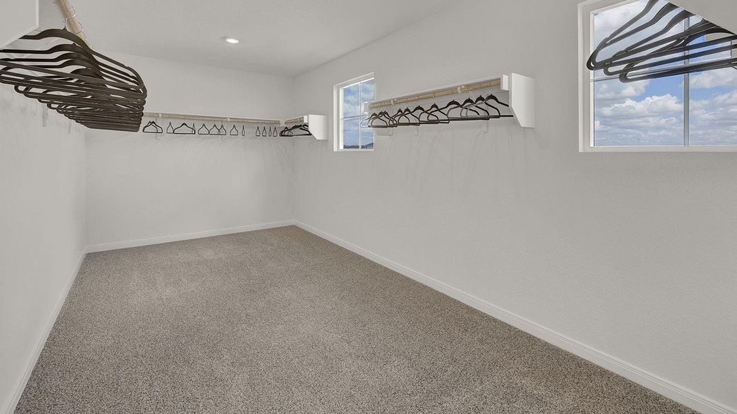 Spacious, unfurnished interior of a new home in Paramount, Kyle (Image 8).
