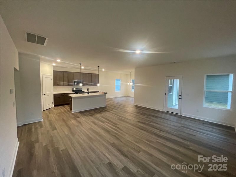 Spacious, unfurnished interior of a new home in Arbor Village, Matthews (Image 8).