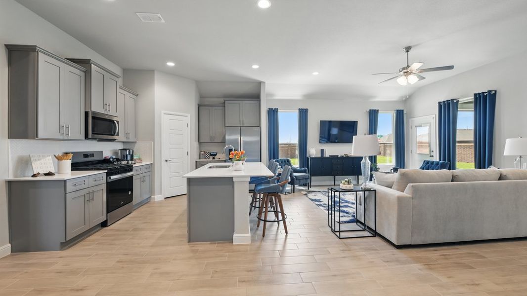 Furnished interior view inside a new home in Rock Creek West, Fort Worth (Image 18). Furnished interior view inside a new home in Rock Creek West, Fort Worth (Image 18).