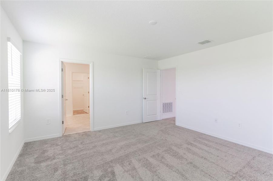 Spacious, unfurnished interior of a new home in Inman Groves, Winter Haven (Image 37). Spacious, unfurnished interior of a new home in Inman Groves, Winter Haven (Image 37).