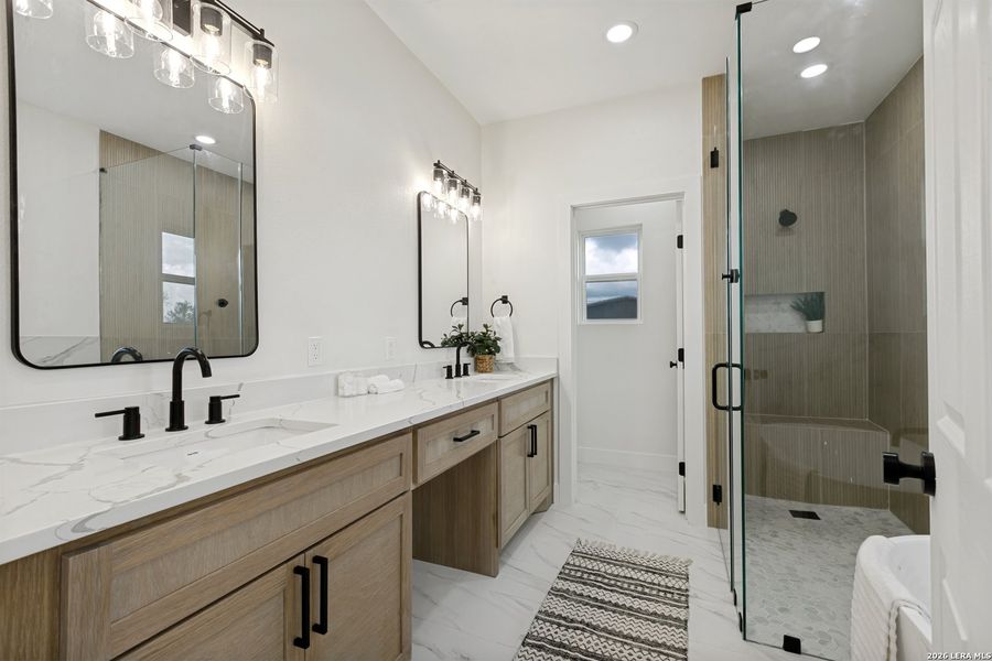 Furnished interior view inside a new home in , Atascosa (Image 11).