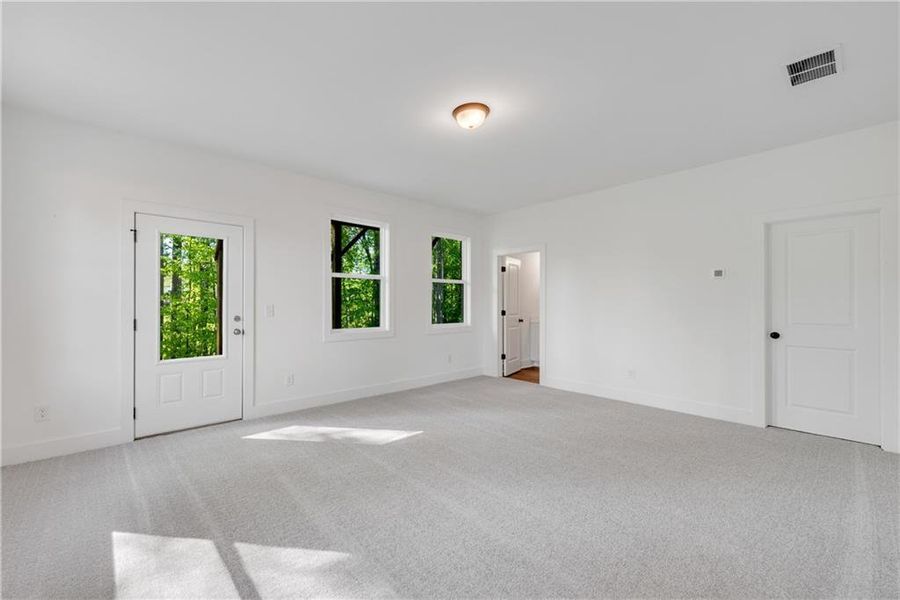 Spacious, unfurnished interior of a new home in , Suwanee (Image 19).