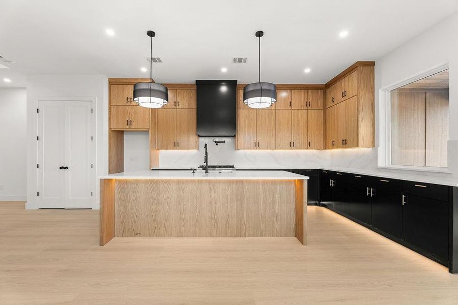 Furnished interior view inside a new home in , Dallas (Image 5).