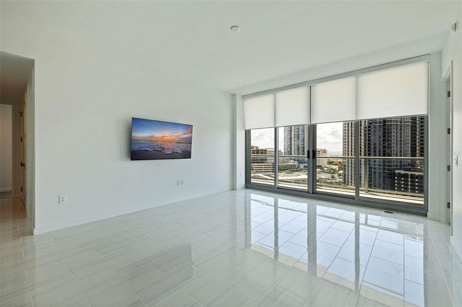 Spacious, unfurnished interior of a new home in , St. Petersburg (Image 25). Spacious, unfurnished interior of a new home in , St. Petersburg (Image 25).