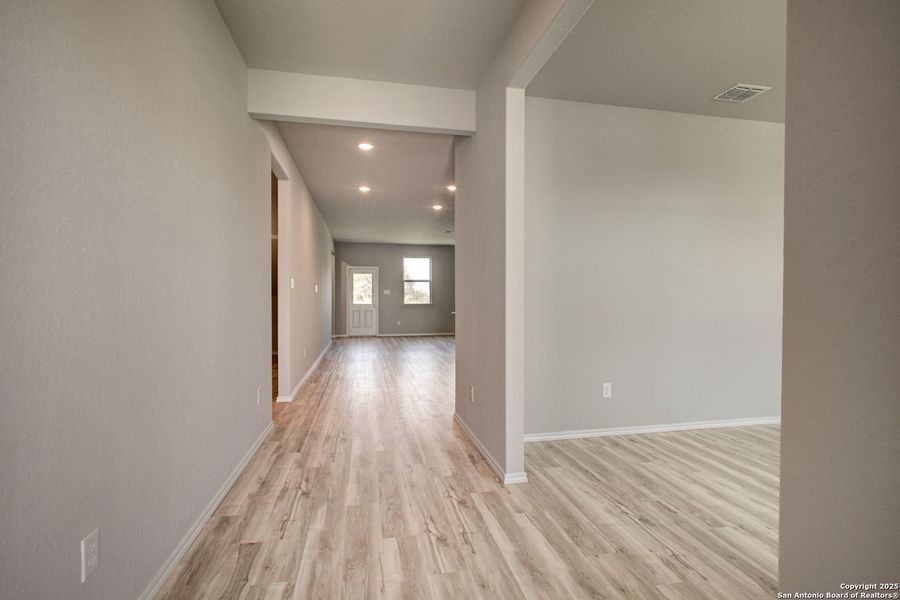 Spacious, unfurnished interior of a new home in Hickory Ridge, San Antonio (Image 42).
