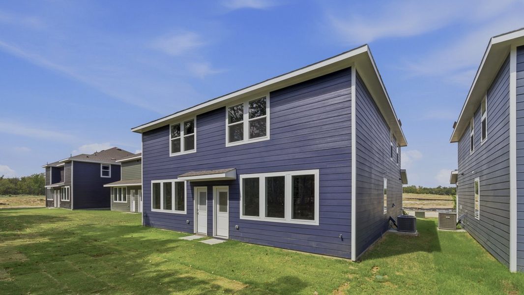 Exterior details and patio area of a home in Stonewood, Sulphur Springs (Image 3).
