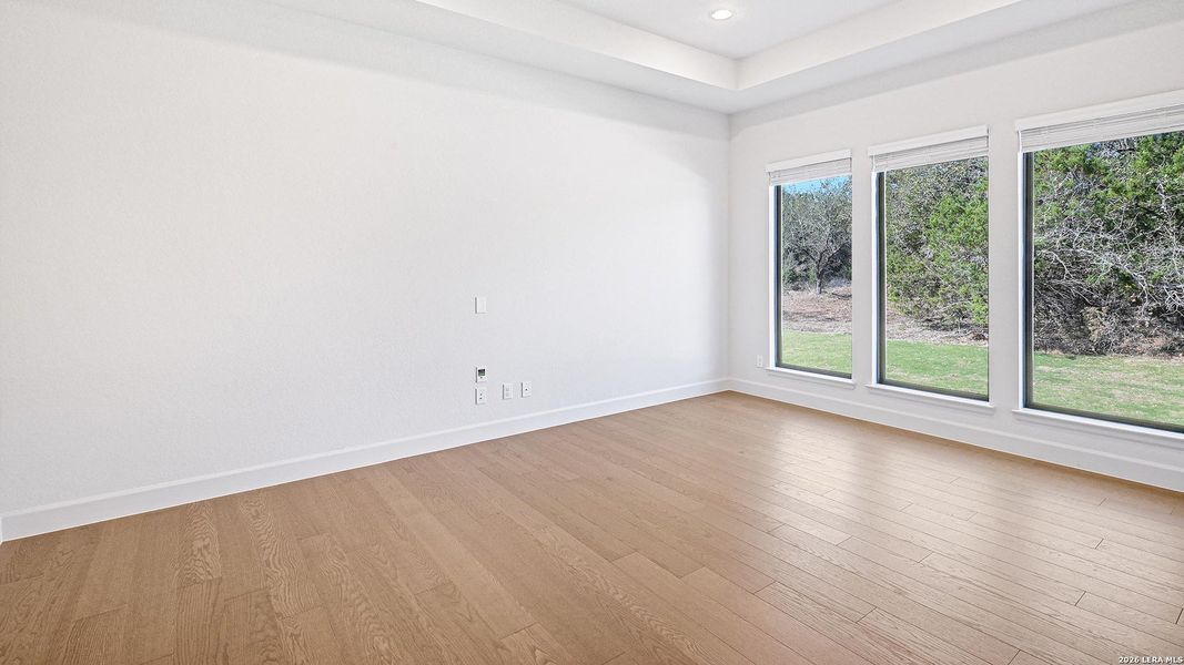 Spacious, unfurnished interior of a new home in Thornebrook, Bulverde (Image 24).