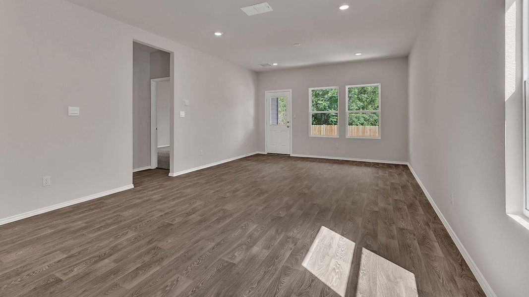 Spacious, unfurnished interior of a new home in Bollinger, Maxwell (Image 19).