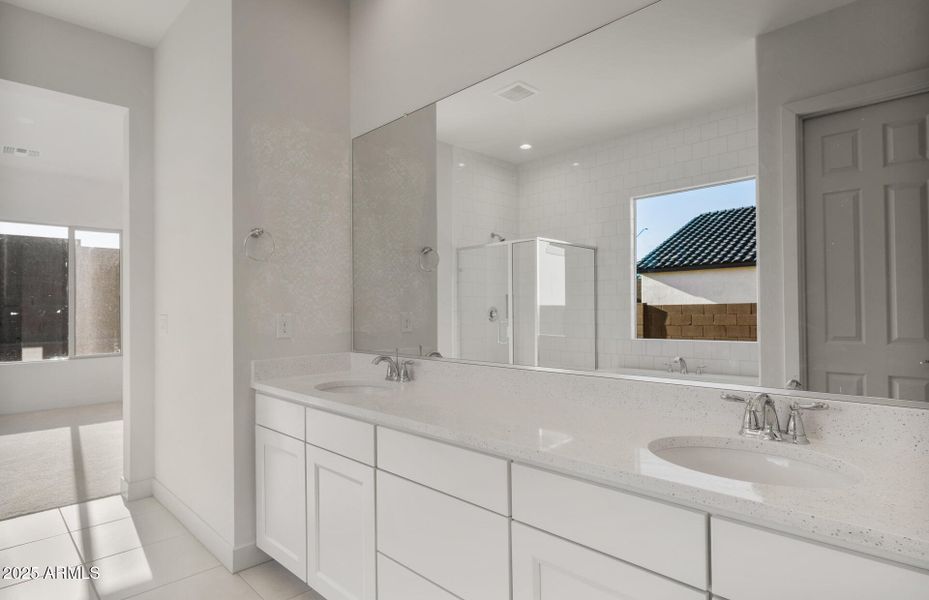 Owner's Bathroom Owner's Bathroom