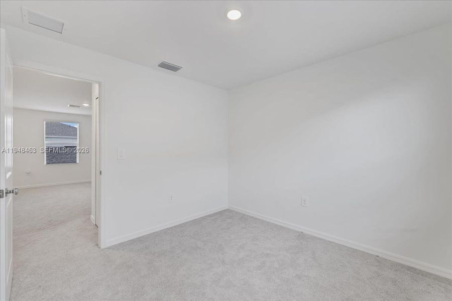 Spacious, unfurnished interior of a new home in , Lehigh Acres (Image 23).