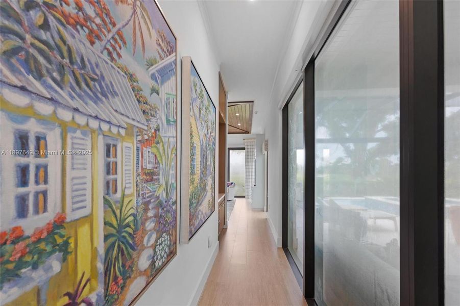 Spacious, unfurnished interior of a new home in , Key Largo (Image 19).