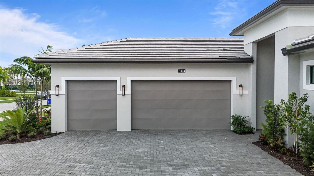 Side Garage Side Garage
