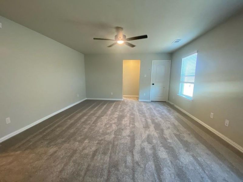 Spacious, unfurnished interior of a new home in Morningstar, Aledo (Image 15).