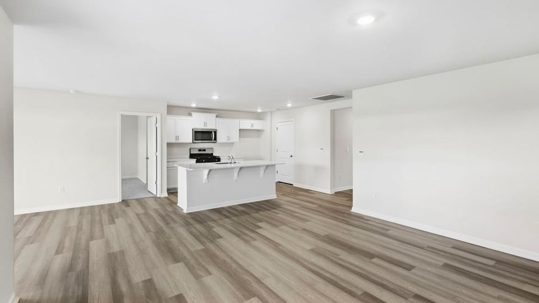 Spacious, unfurnished interior of a new home in Cascade Point, Seneca (Image 22).