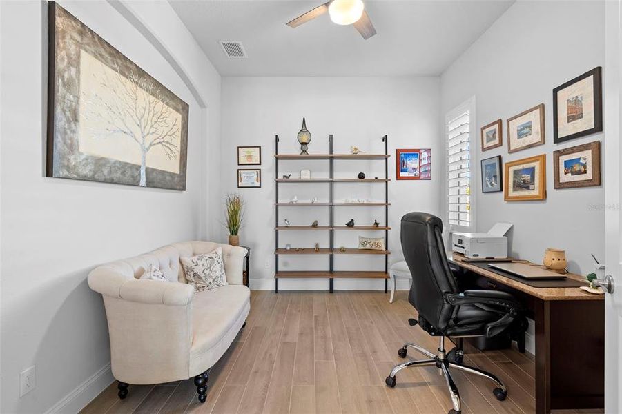 Furnished interior view inside a new home in The Reserve at Victoria, Deland (Image 33). Furnished interior view inside a new home in The Reserve at Victoria, Deland (Image 33).