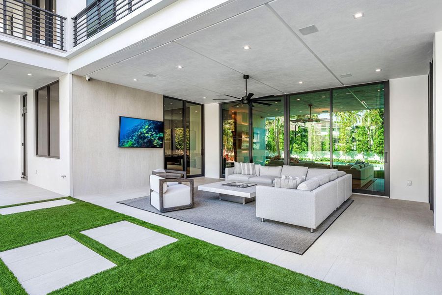 481_Thatch_Palm_Drive_24