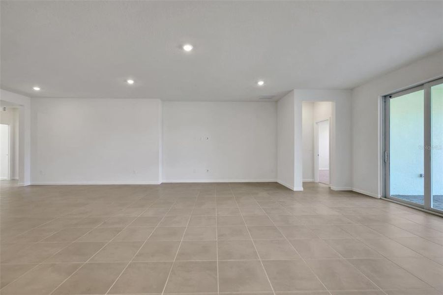 Spacious, unfurnished interior of a new home in Brystol North at Wylder, Port St. Lucie (Image 10).