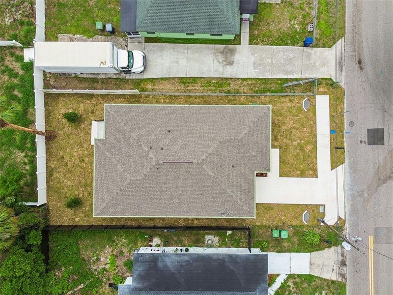 Exterior details and patio area of a home in , Tampa (Image 3).