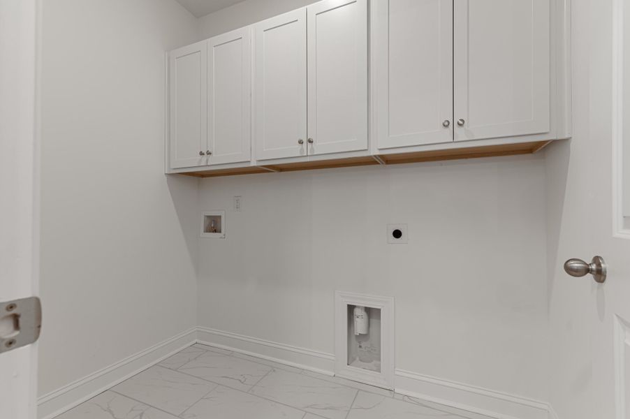 Spacious, unfurnished interior of a new home in , Summerville (Image 19).