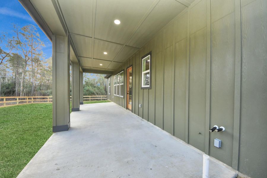 Exterior details and patio area of a home in , Plantersville (Image 31).